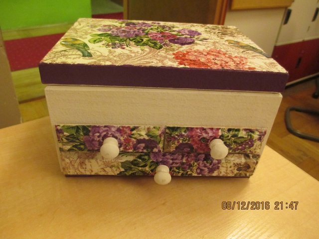 Decoupage