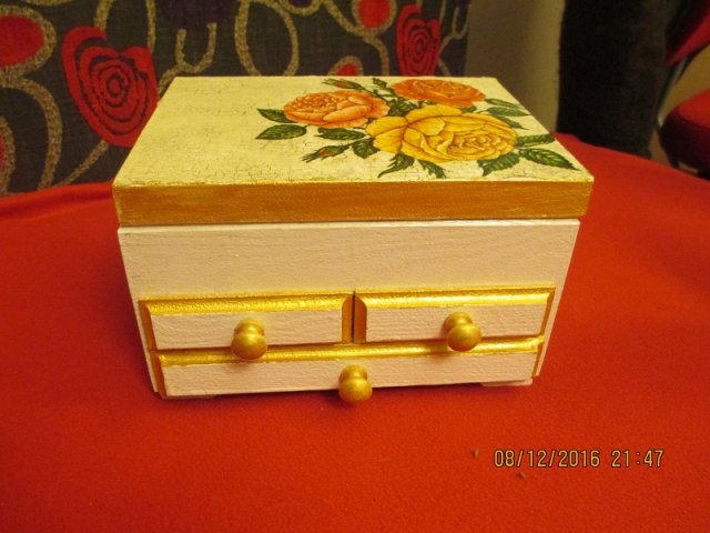 Decoupage